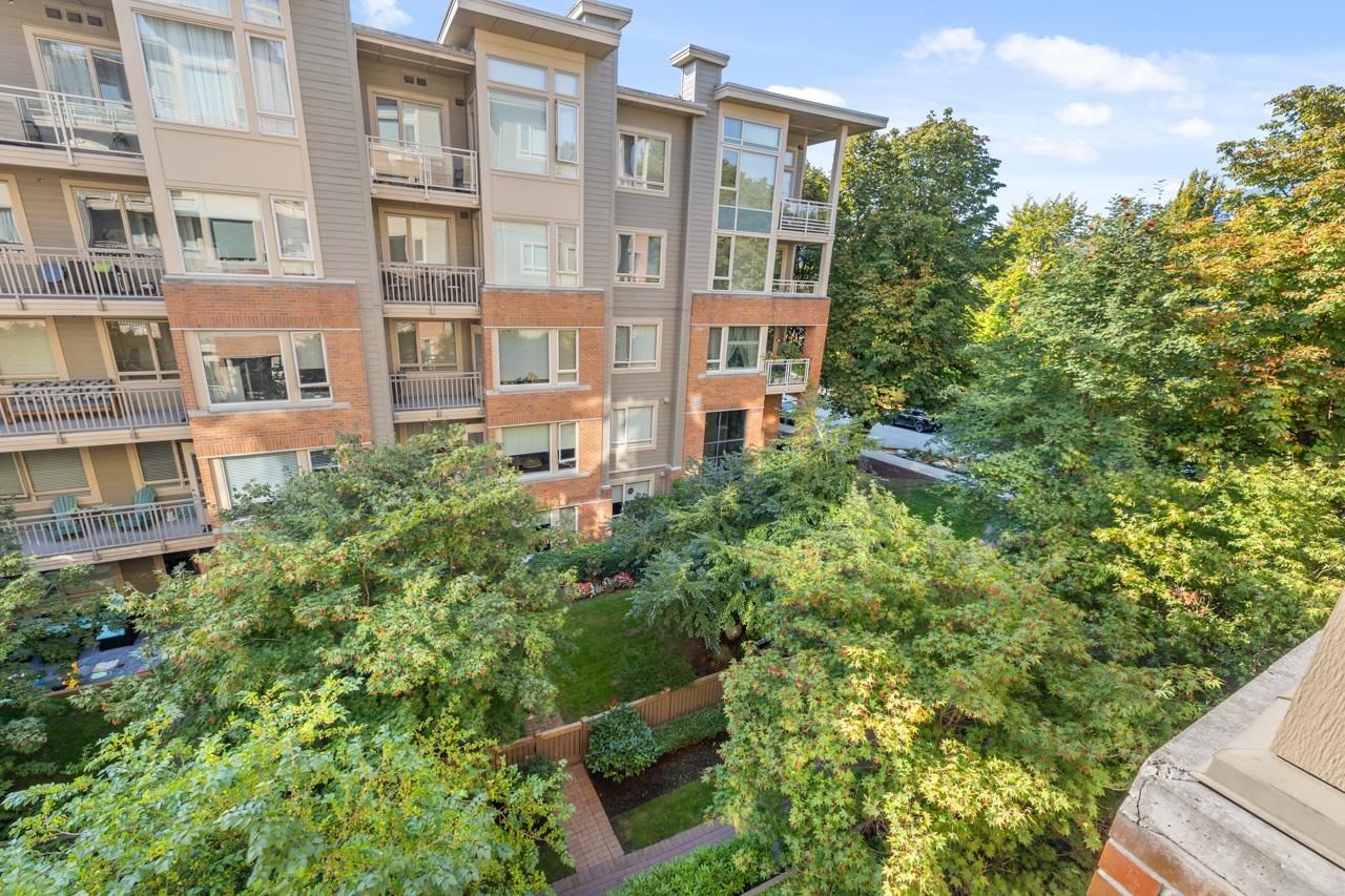 Listing Image 11