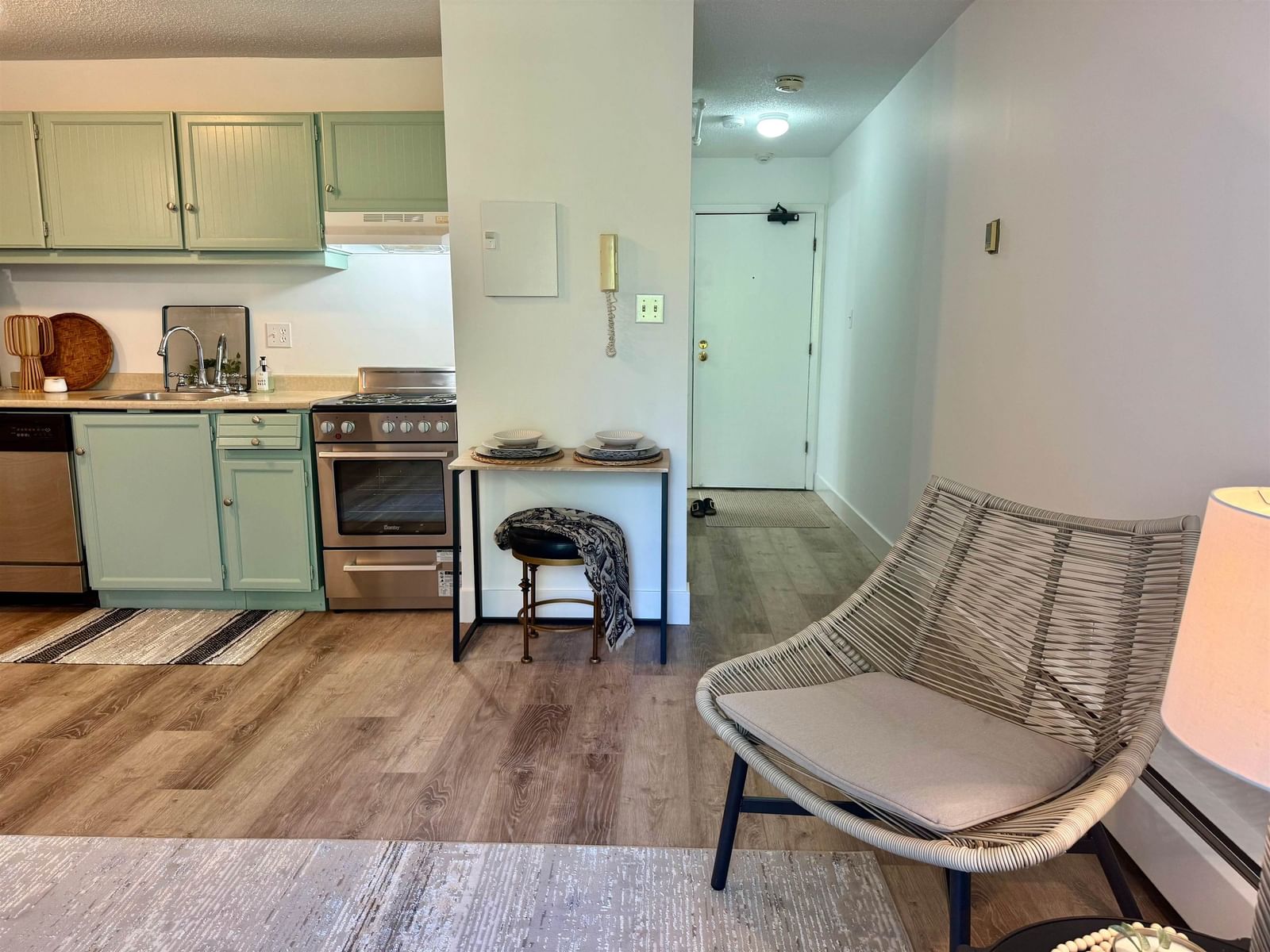 Listing Image 11