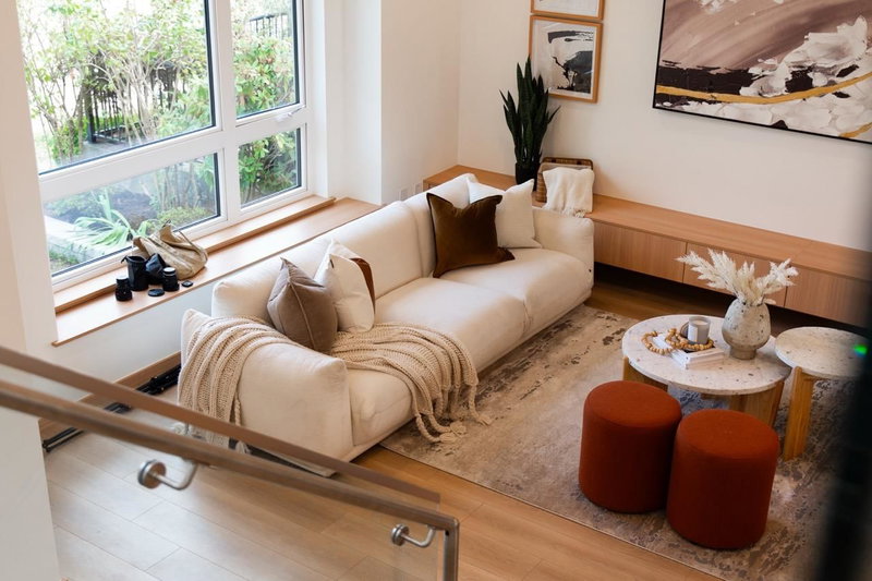 7 Howard Avenue, Burnaby, V5B 1J6 | Image 3