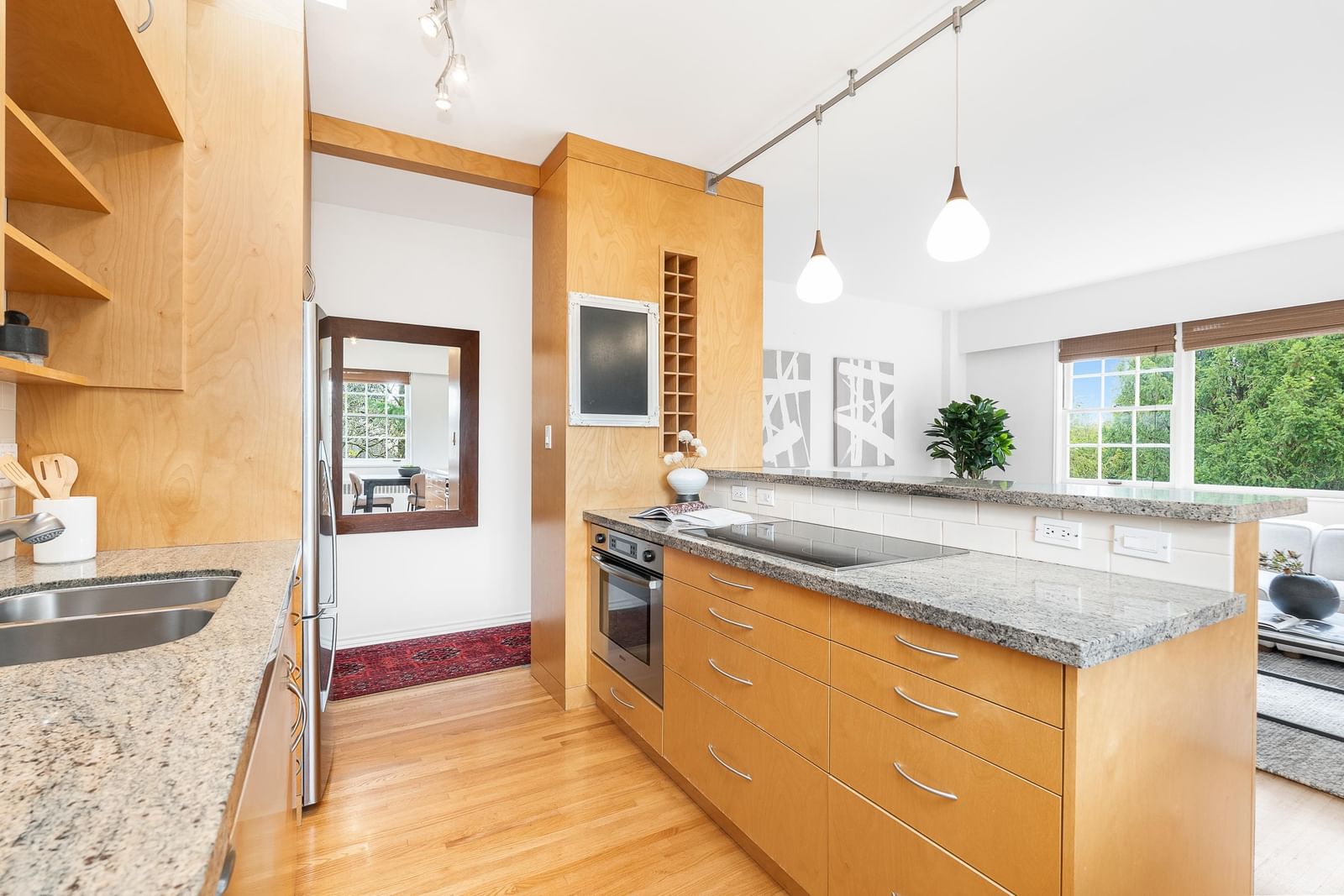 Listing Image 11