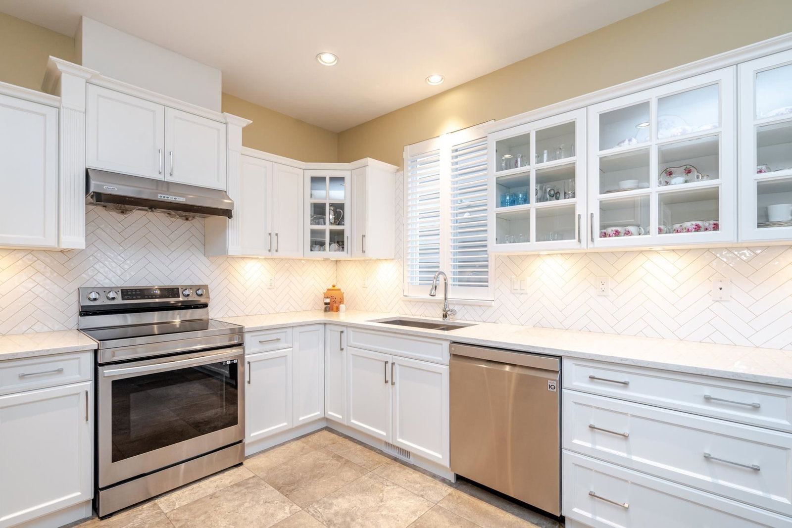 Listing Image 10