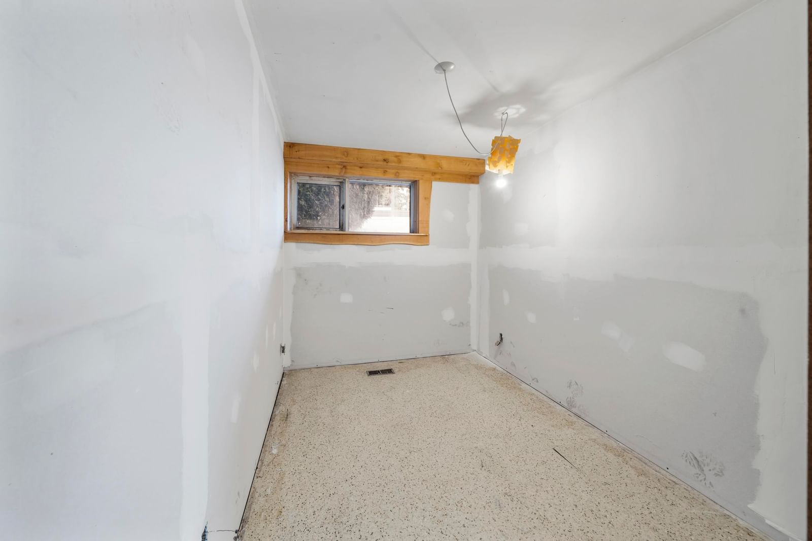 Listing Image 30