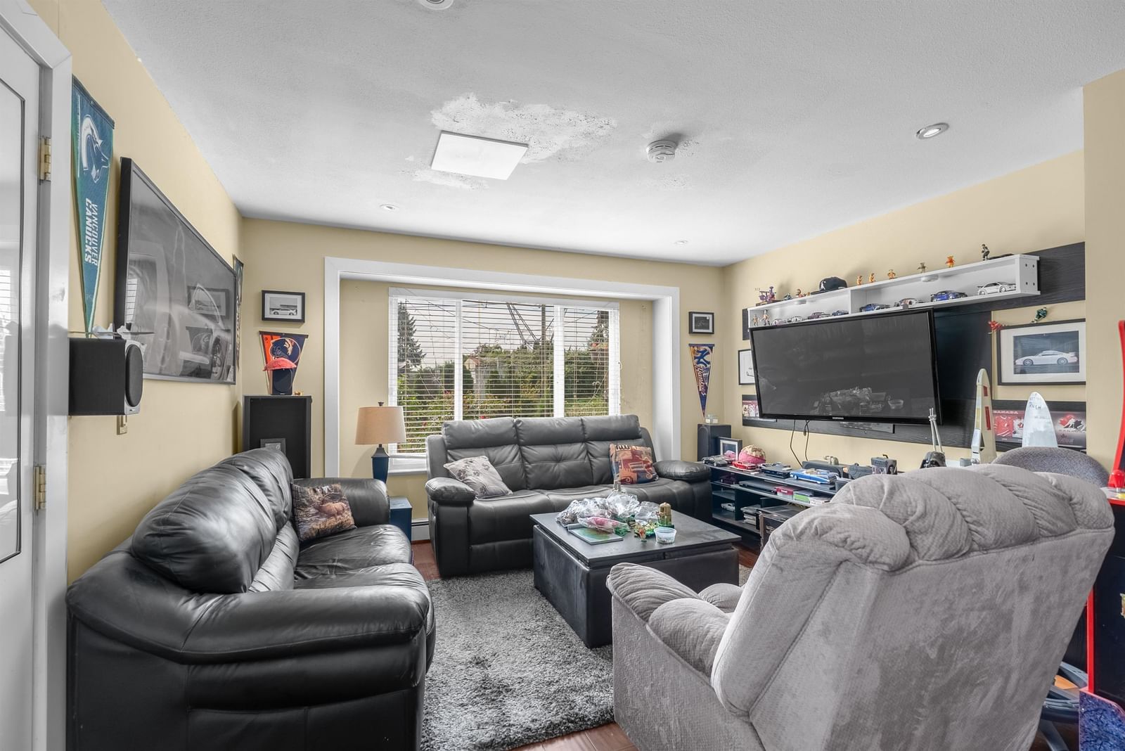 Listing Image 24