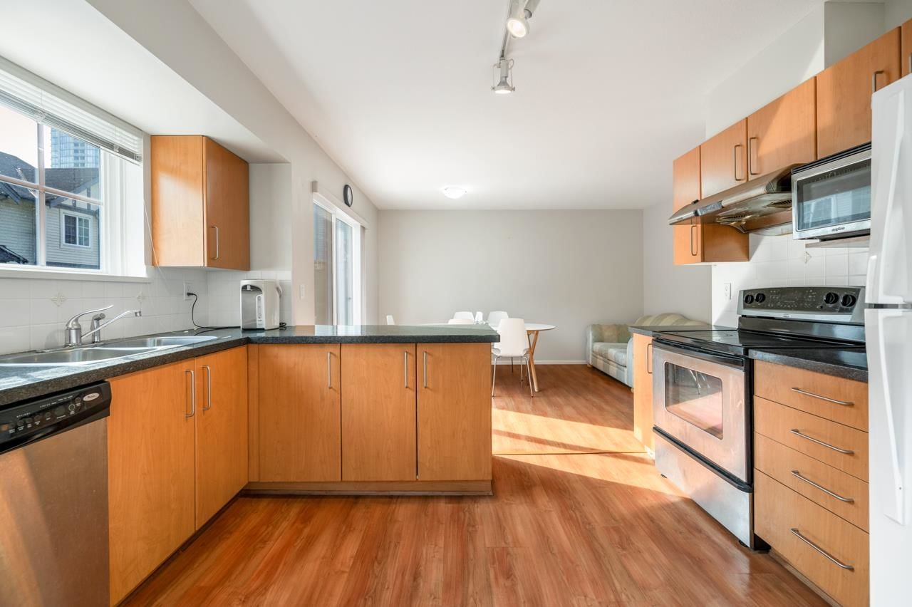 Listing Image 10