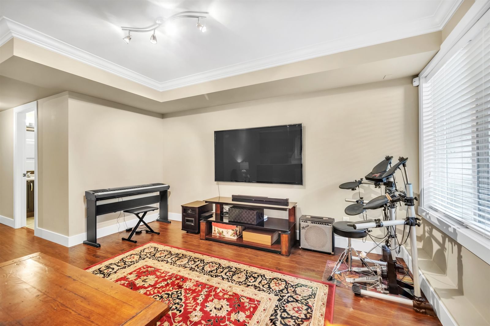 Listing Image 14
