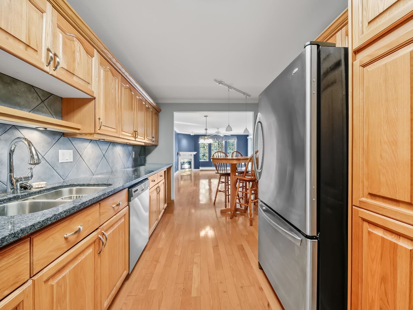 Listing Image 14