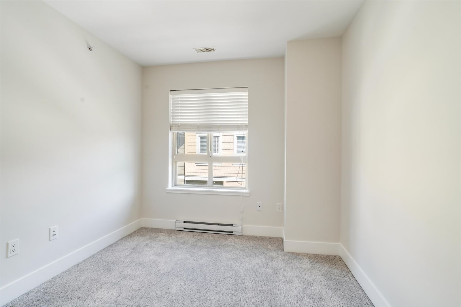 Listing Image 28