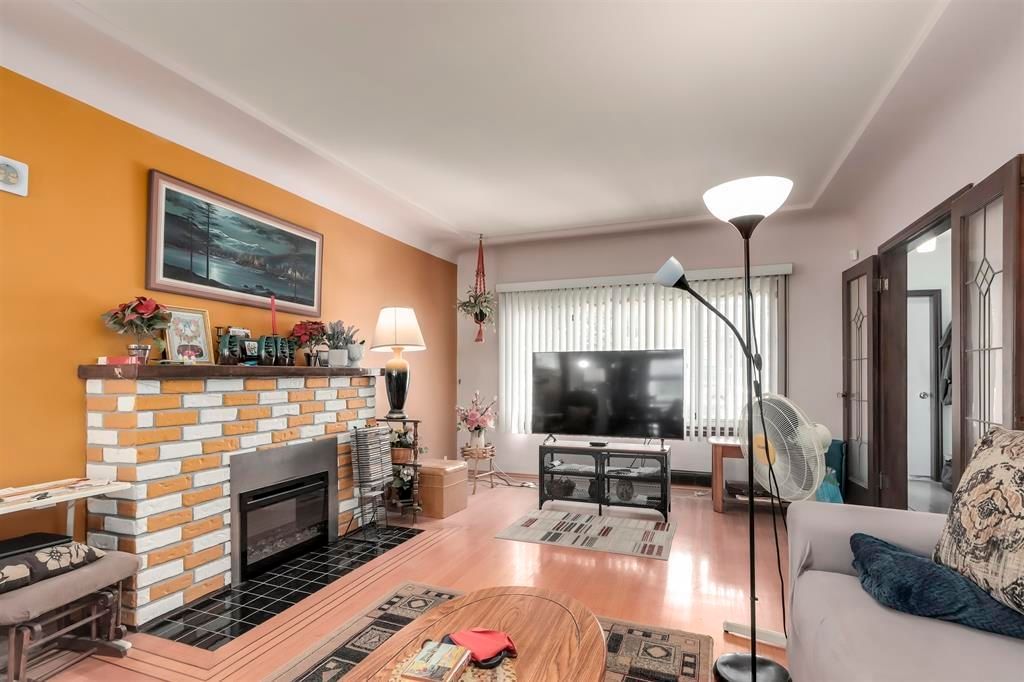 Listing Image 5