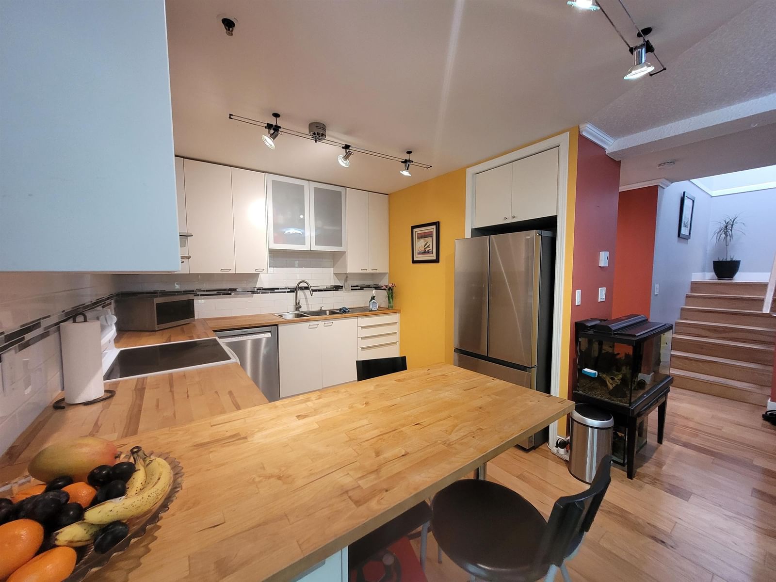 Listing Image 12