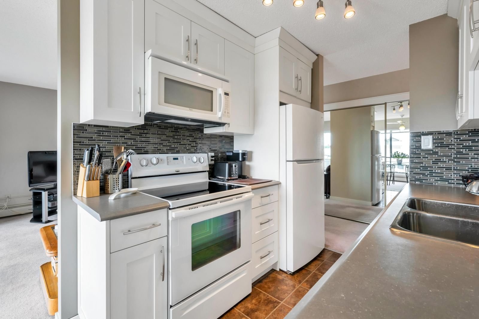 Listing Image 13