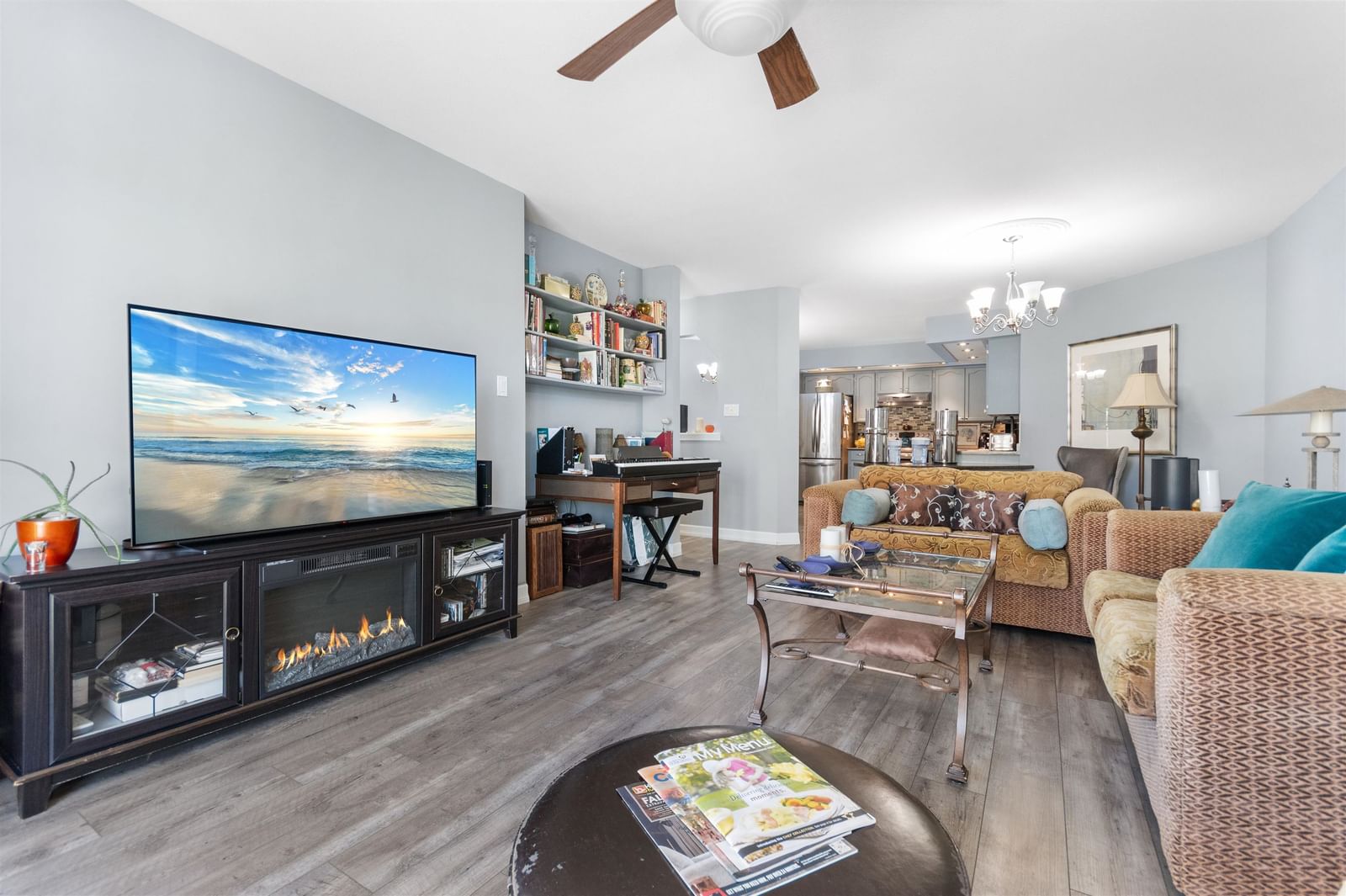 Listing Image 10