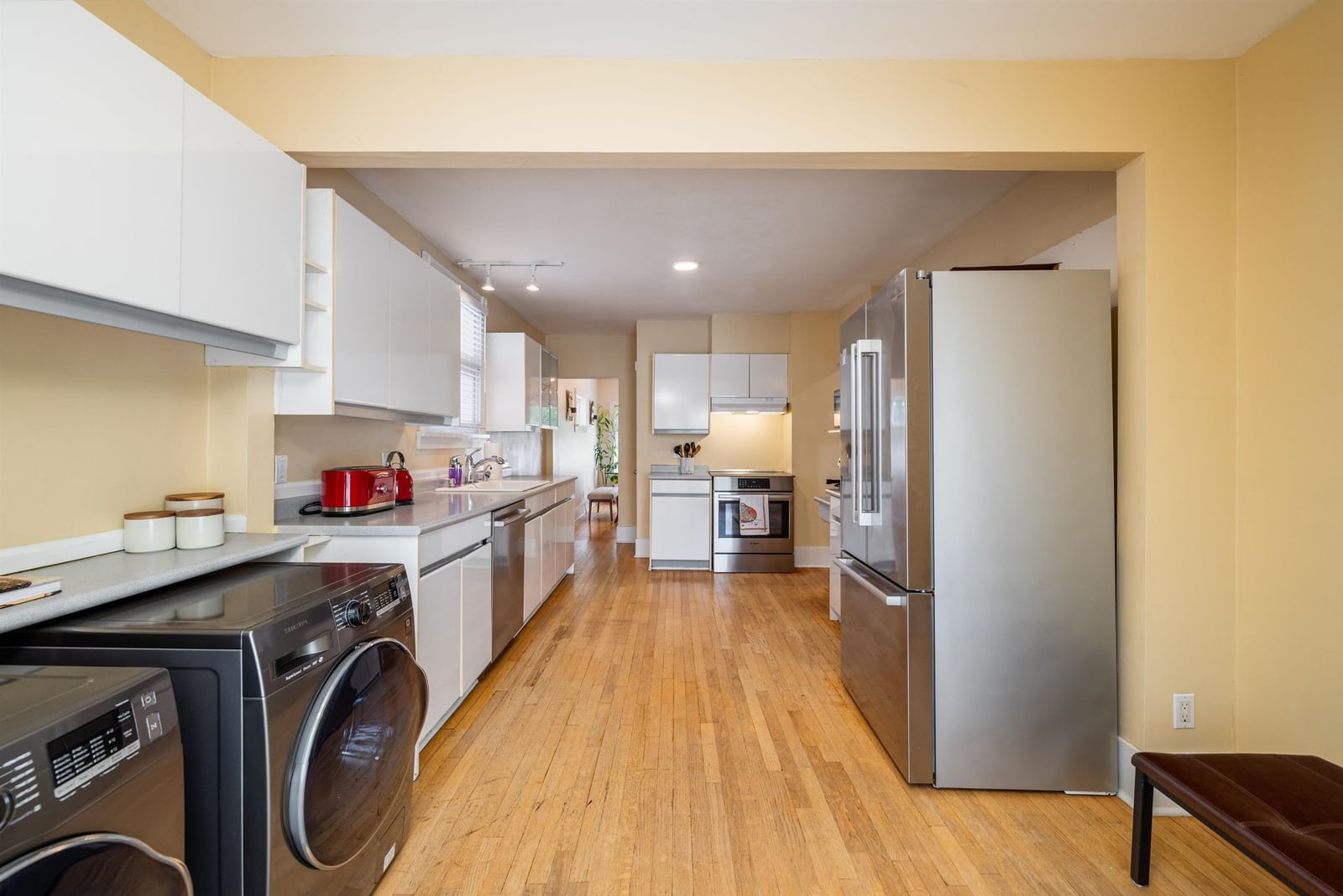 Listing Image 11