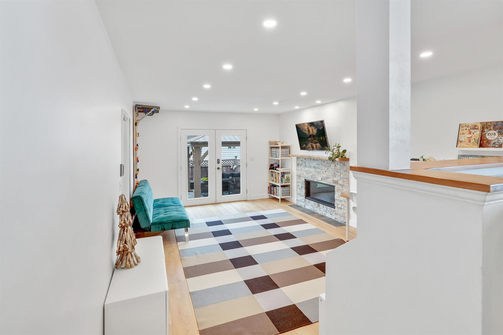 Listing Image 16