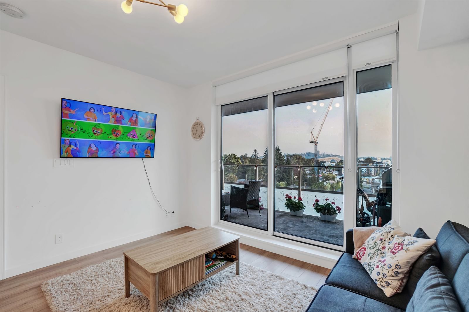 Listing Image 5