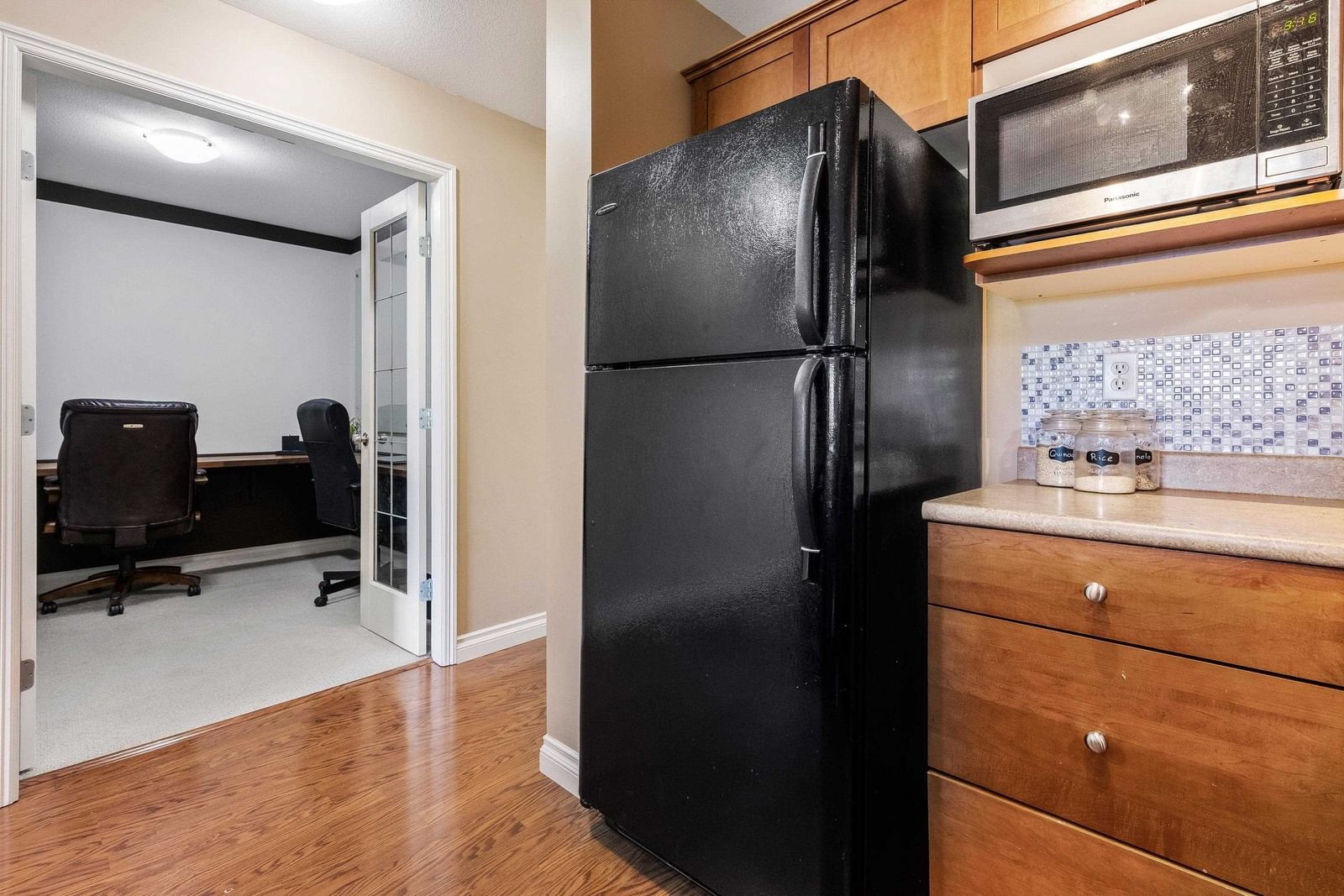 Listing Image 8