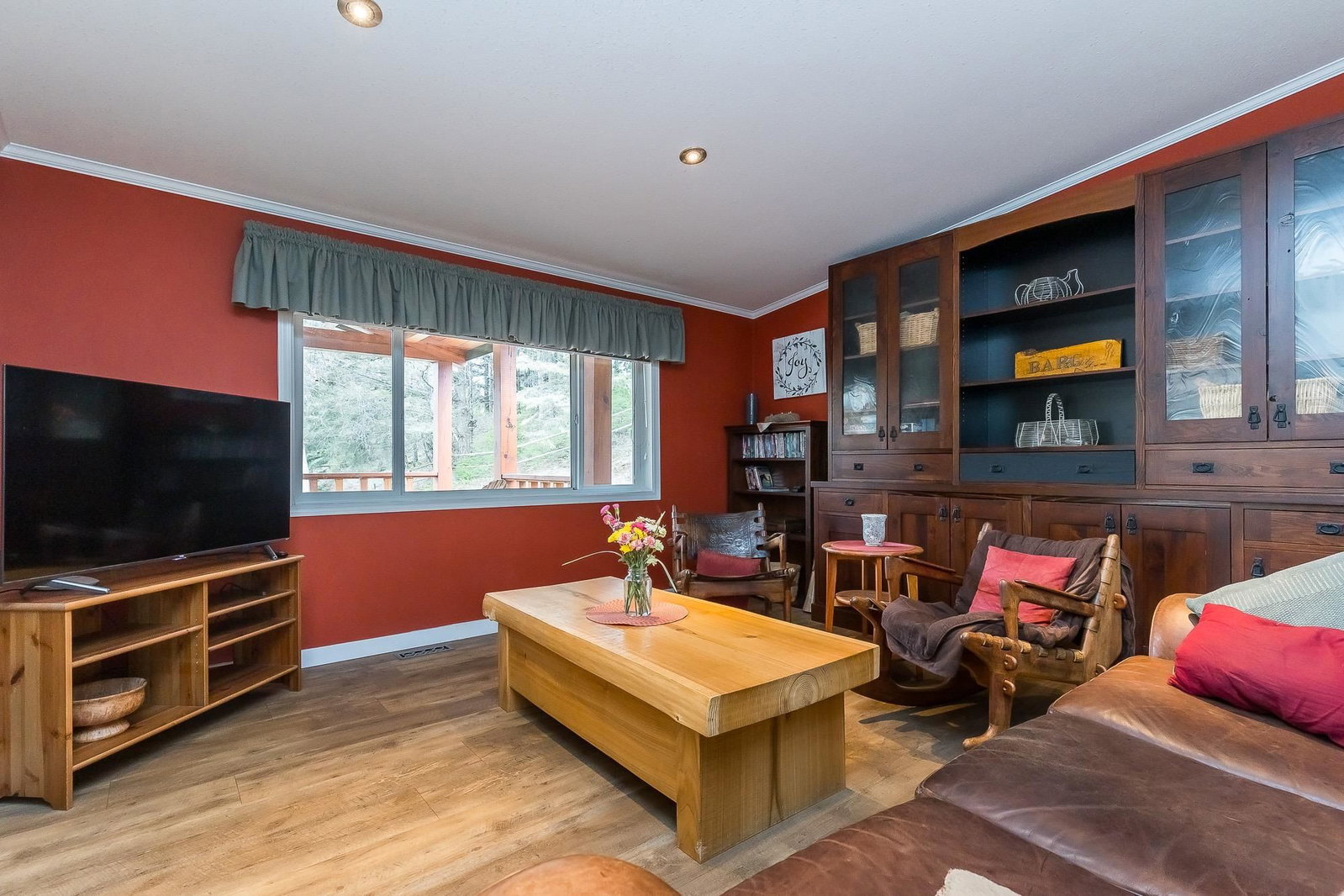 Listing Image 10