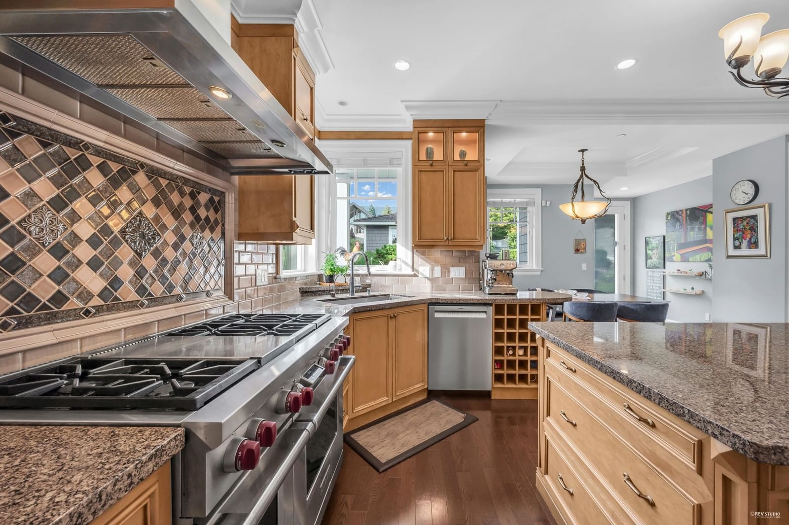 Listing Image 10