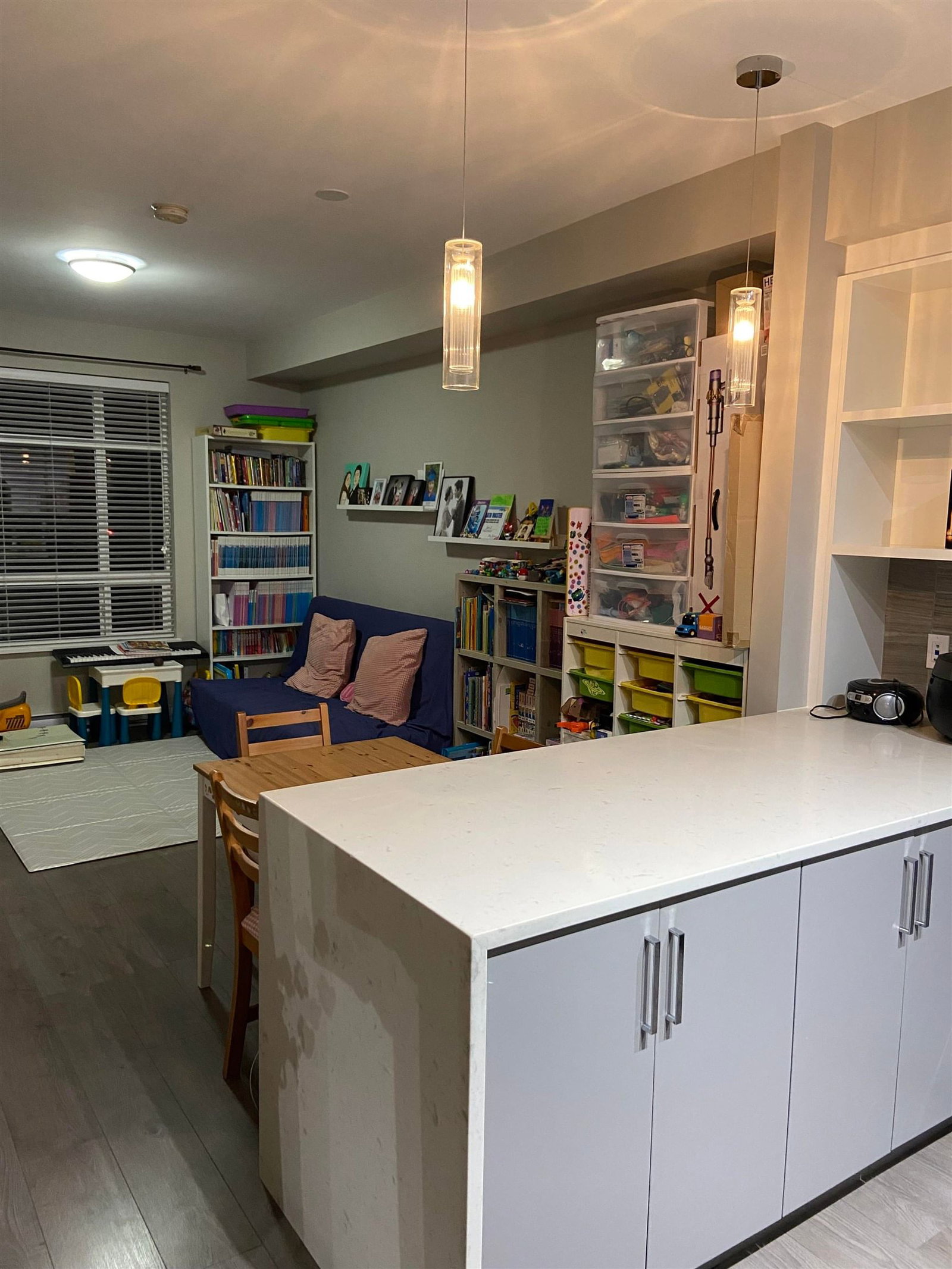 Listing Image 6