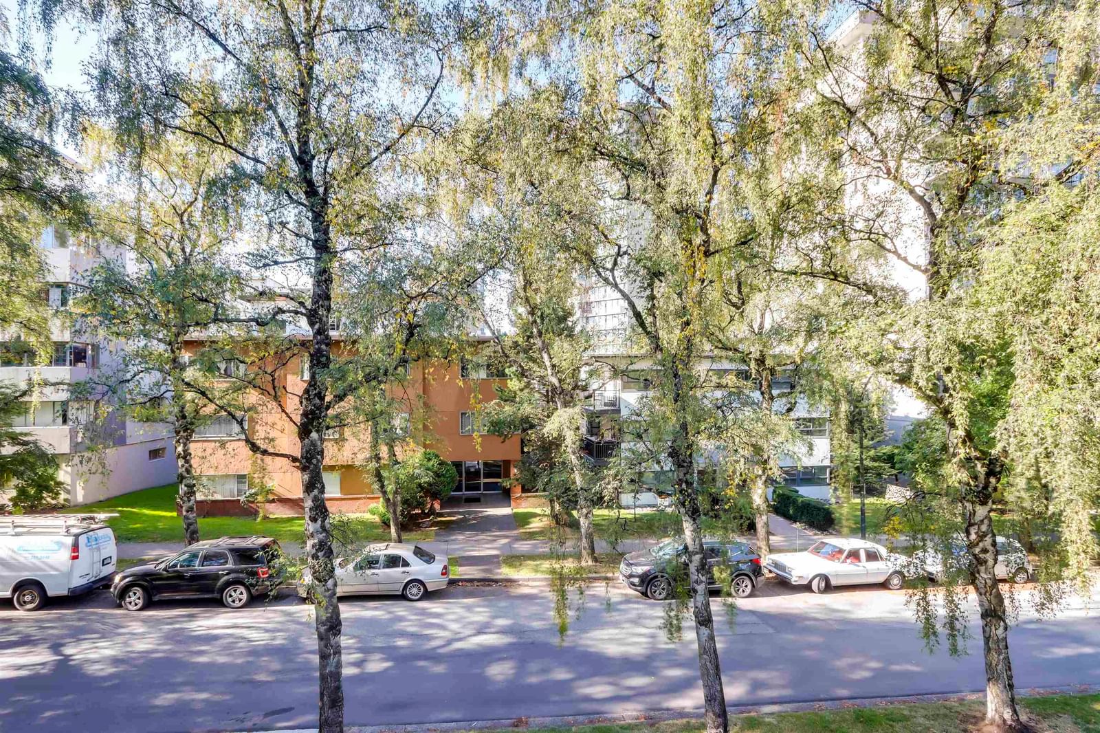 Listing Image 17