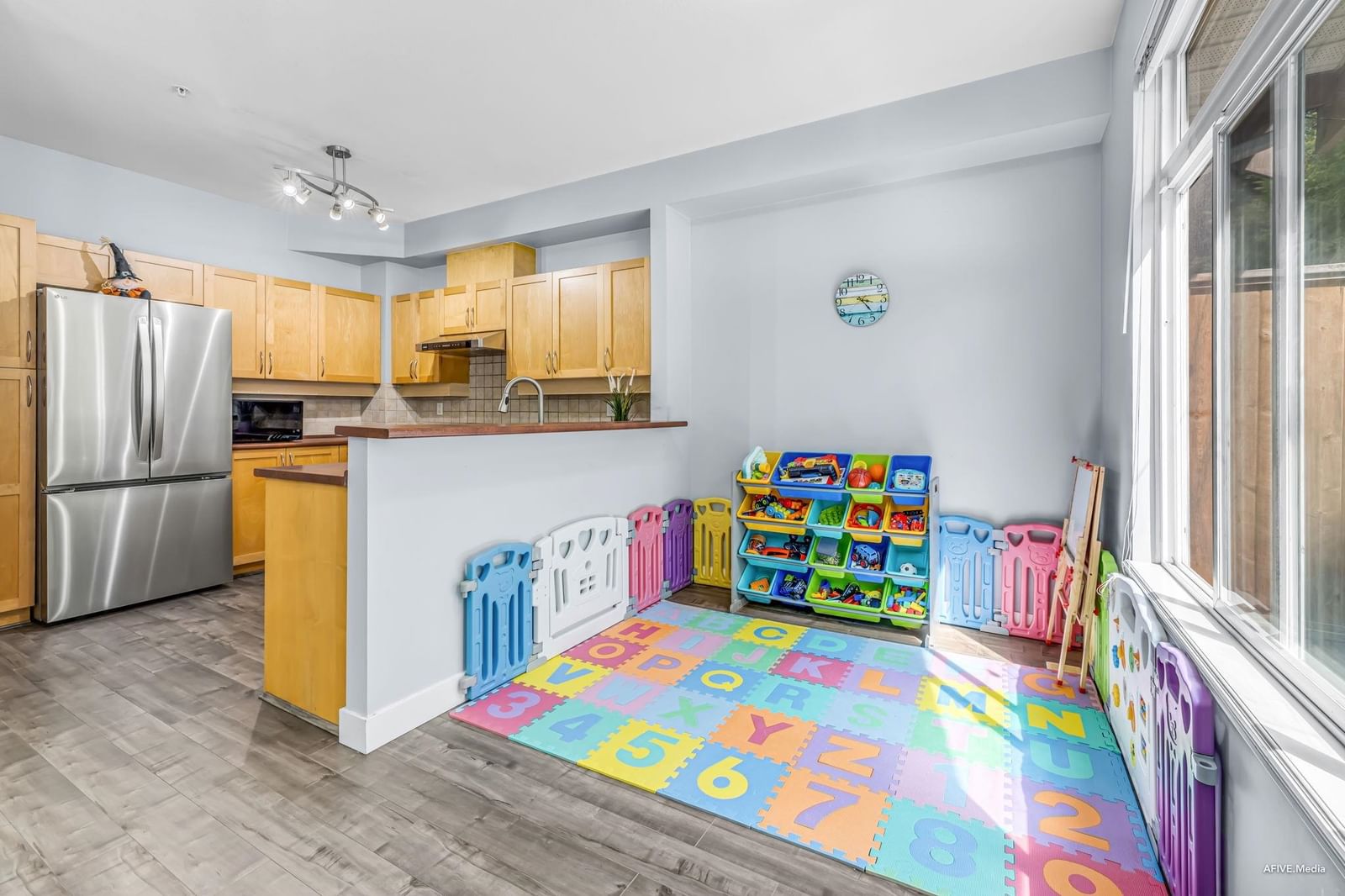 Listing Image 14