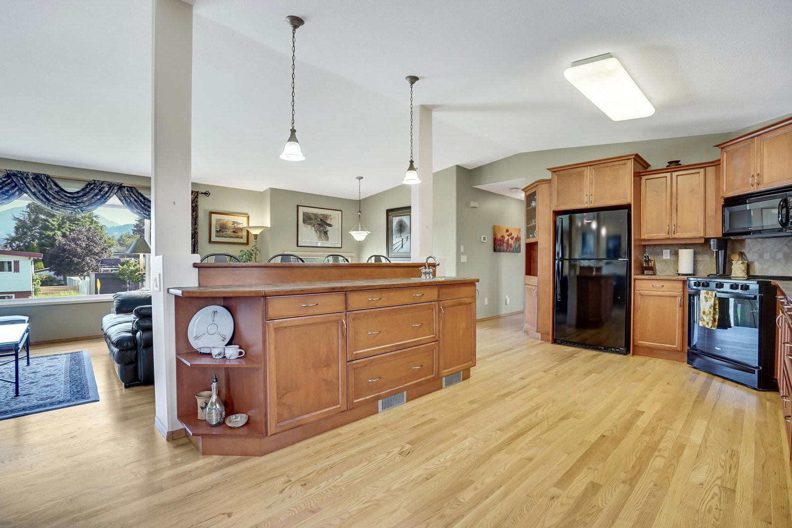 Listing Image 5