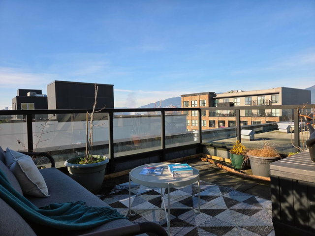 PH20 - 2150 Hastings Street E