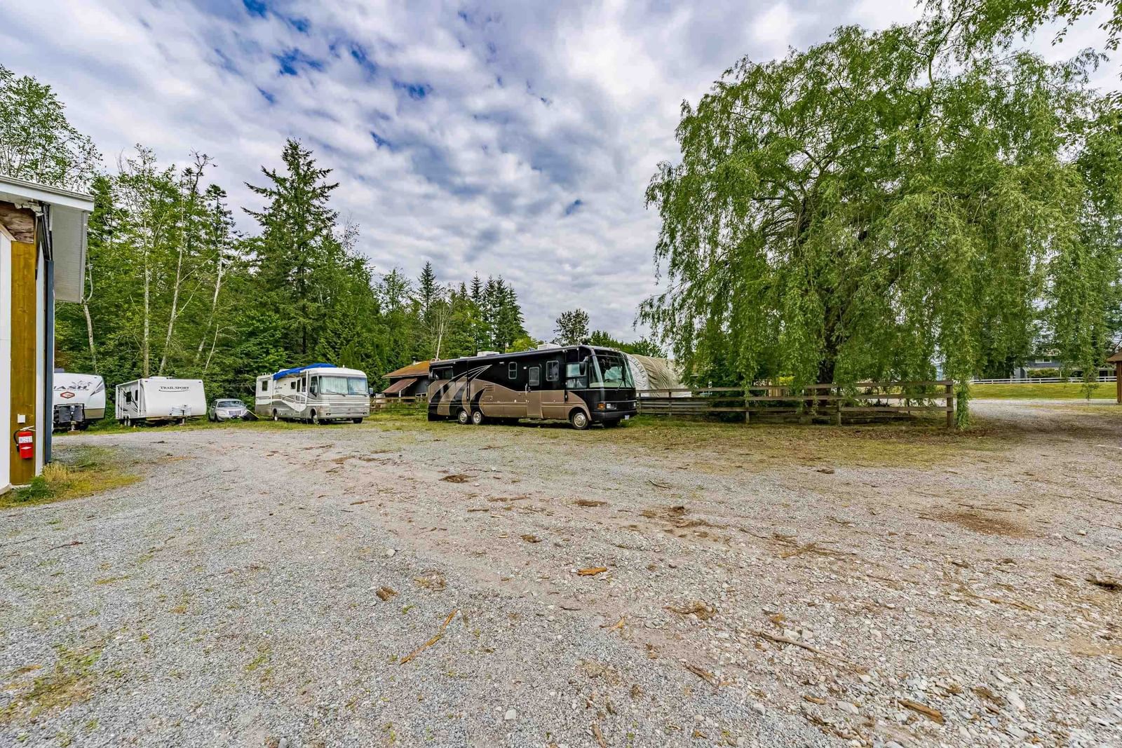 Listing Image 23
