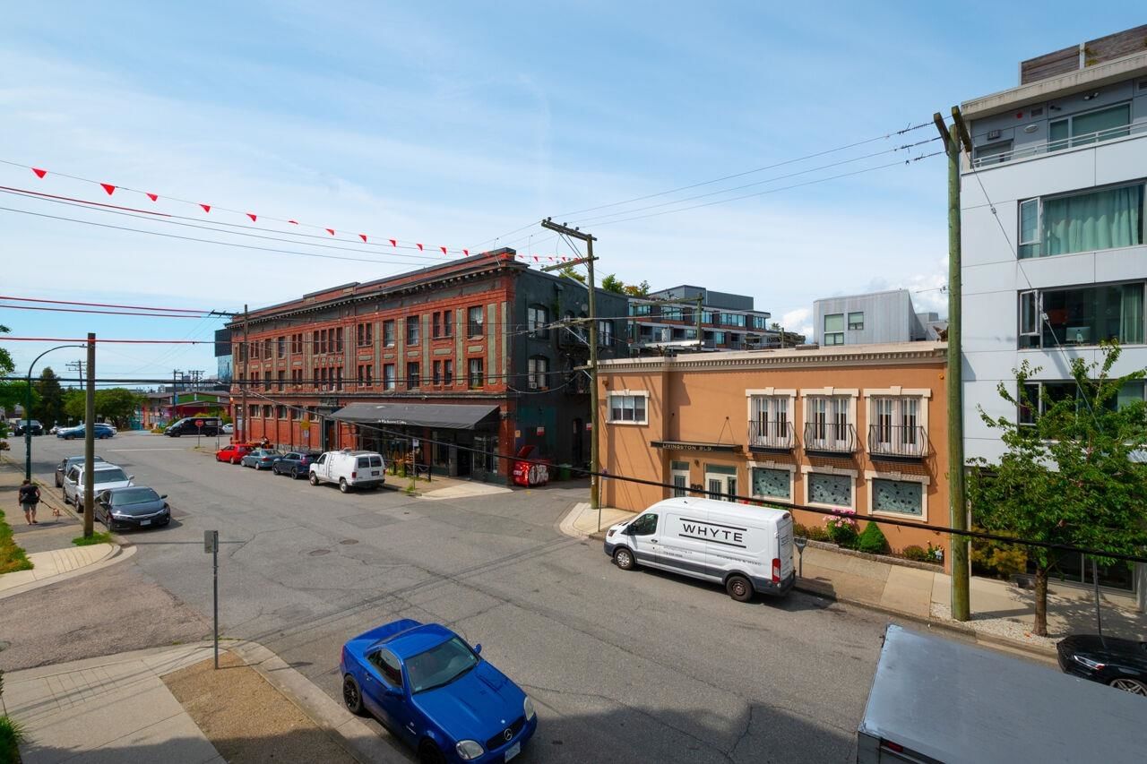 Listing Image 32