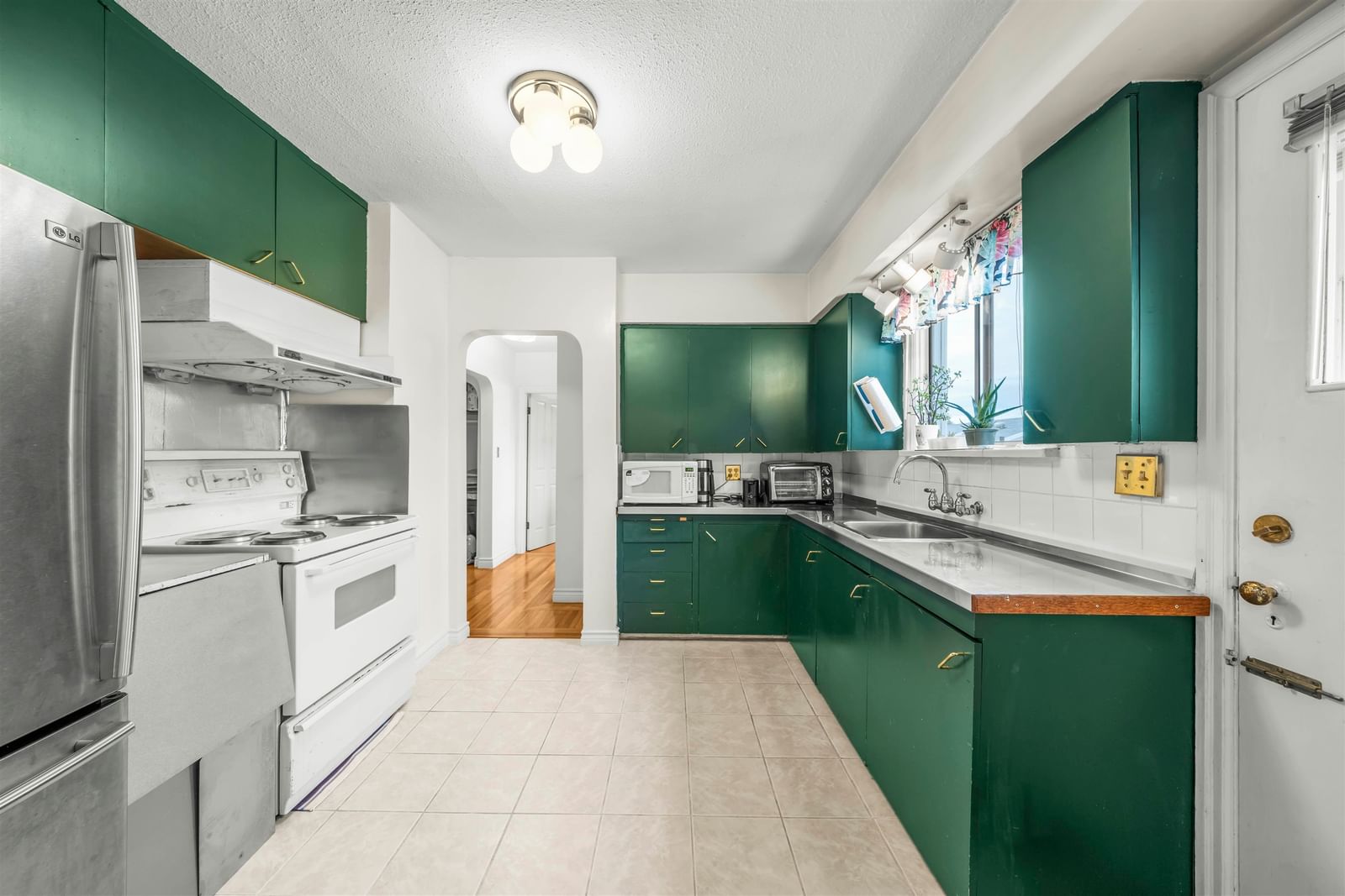 Listing Image 9