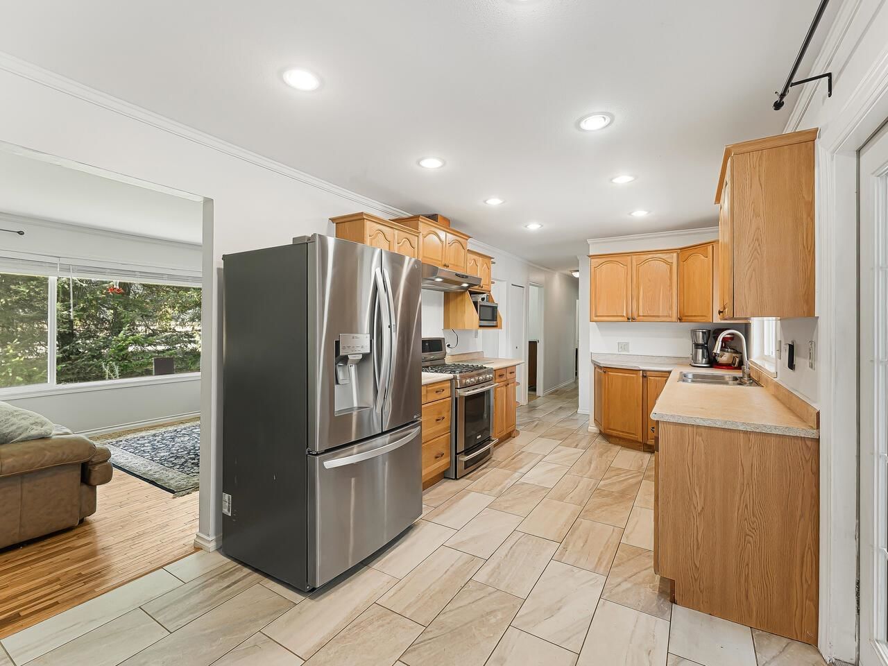 Listing Image 6