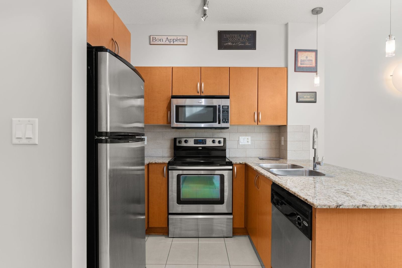 Listing Image 10