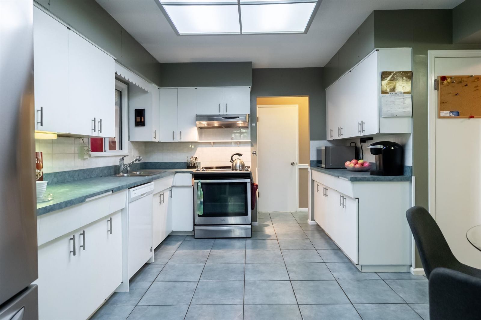 Listing Image 11
