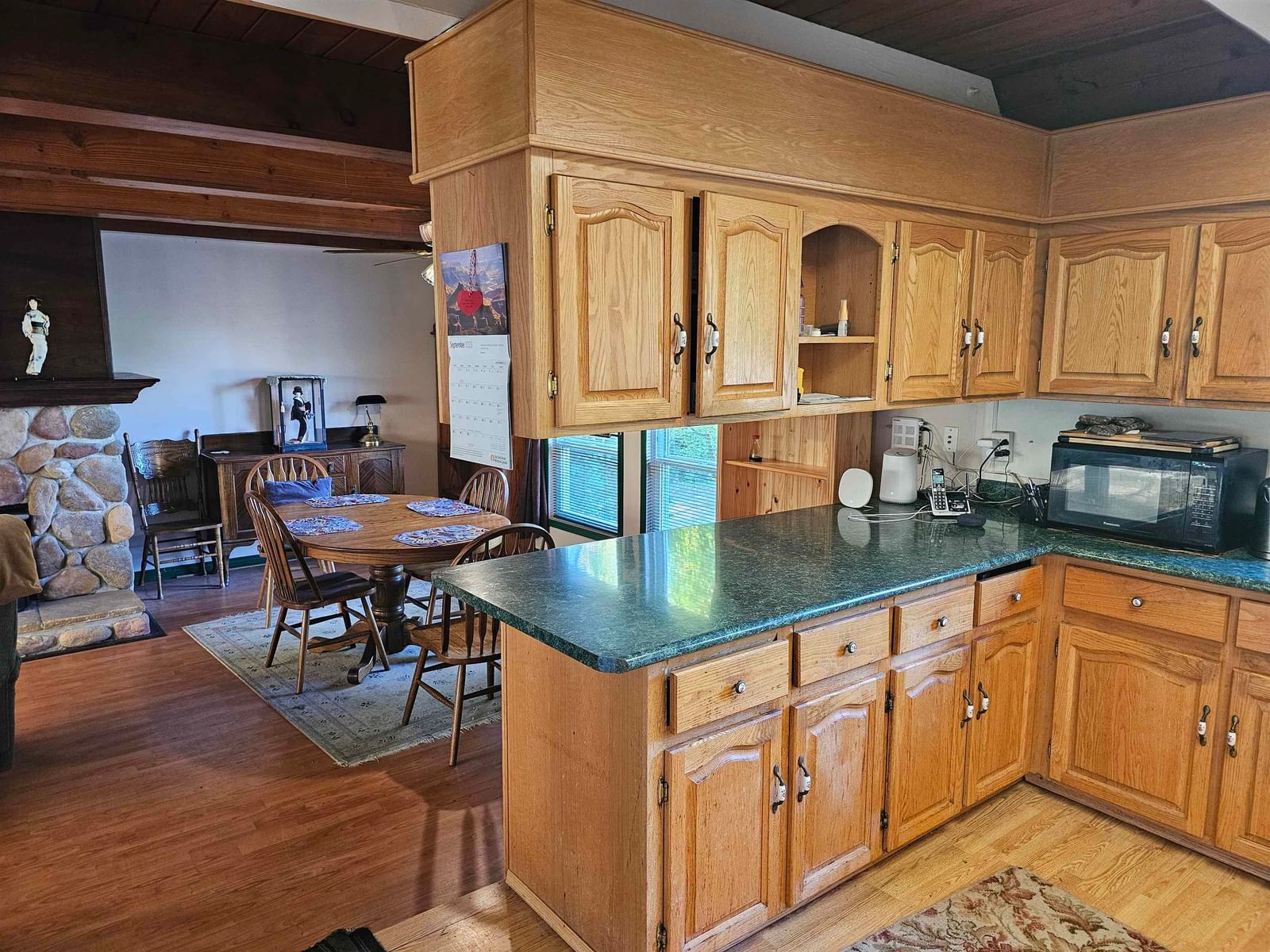 Listing Image 8