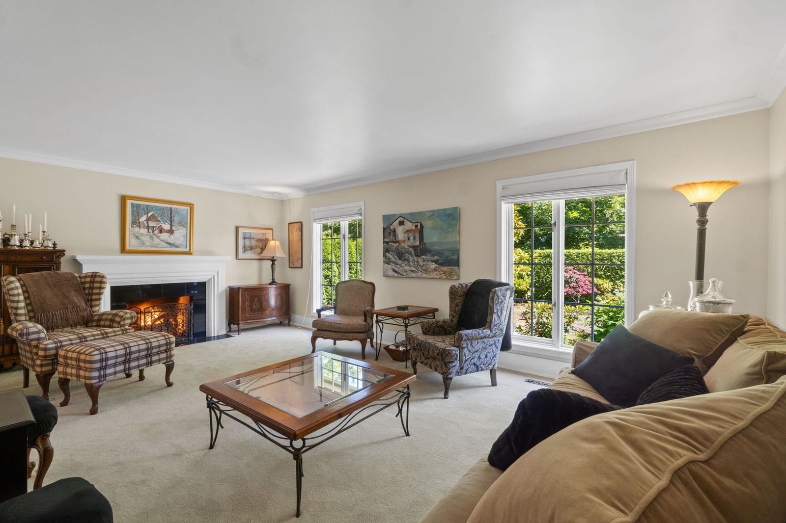Listing Image 4