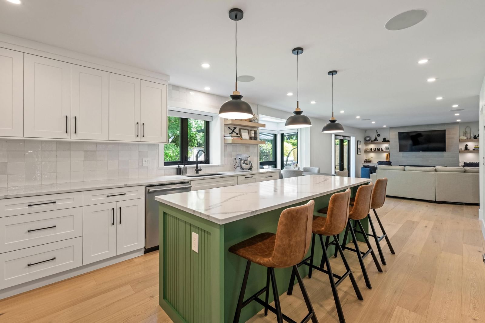 Listing Image 10