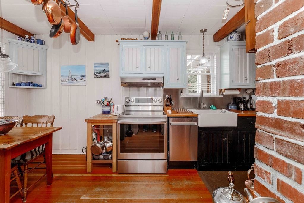 Listing Image 12