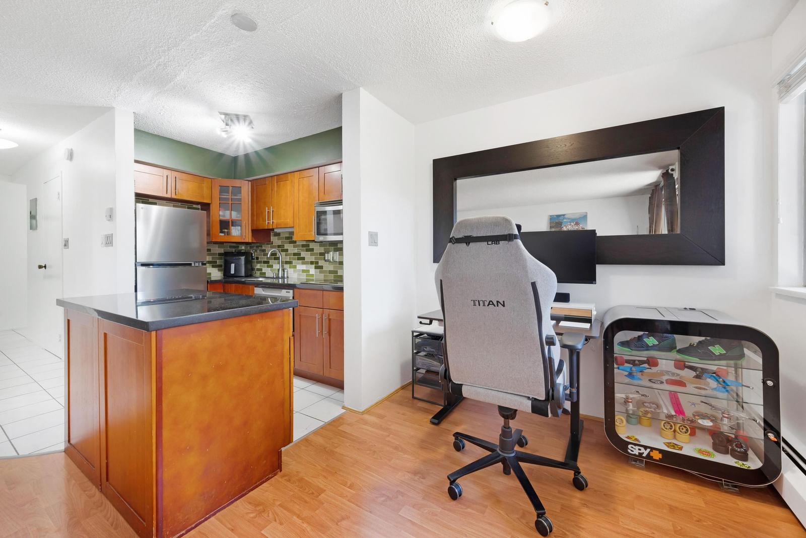 Listing Image 17
