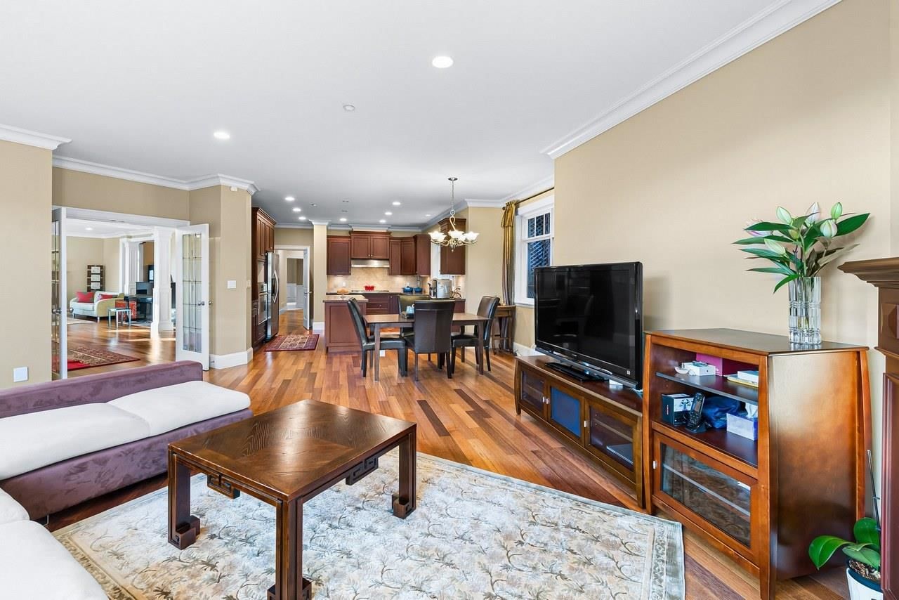 Listing Image 10