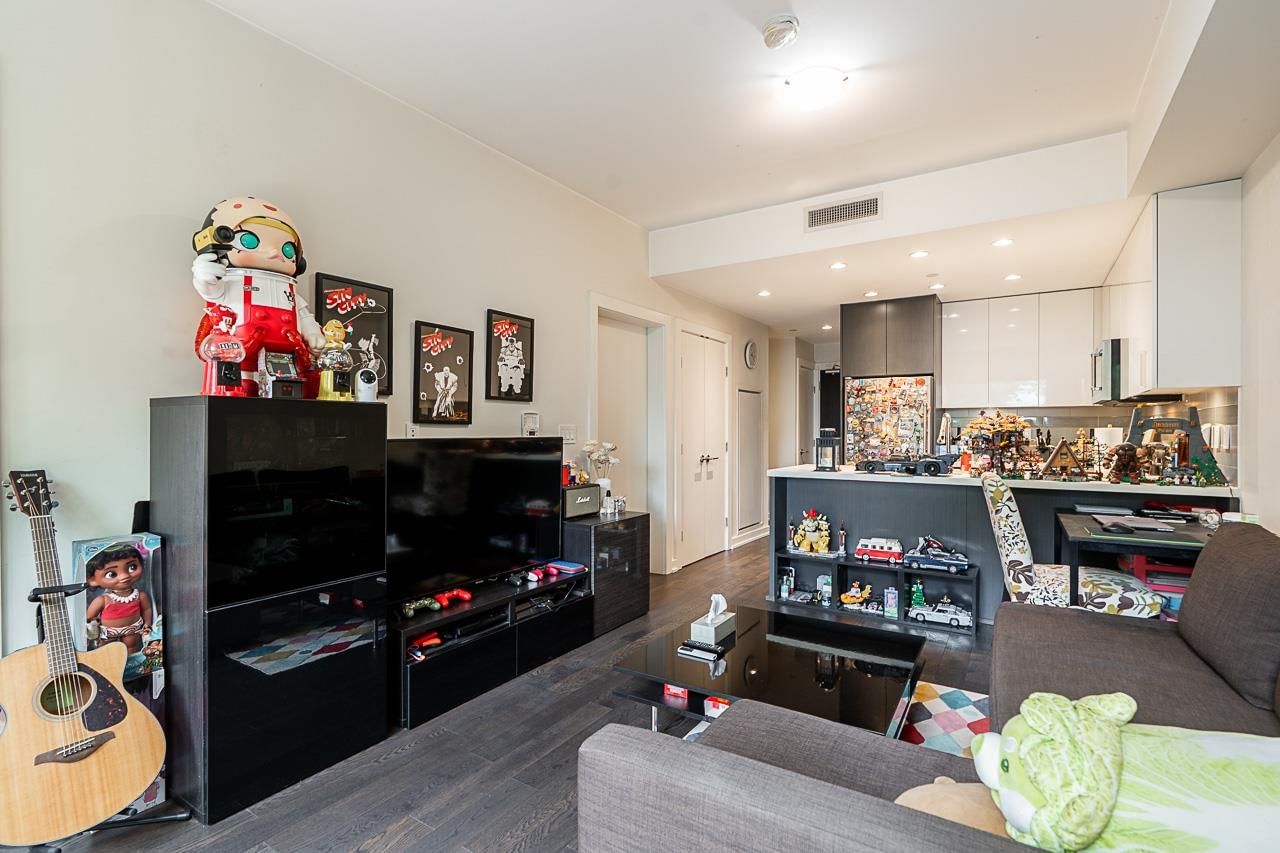 Listing Image 10