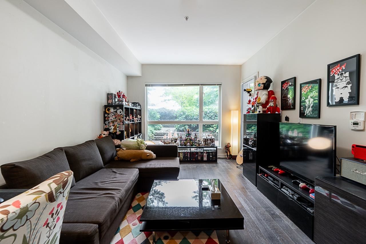 Listing Image 8