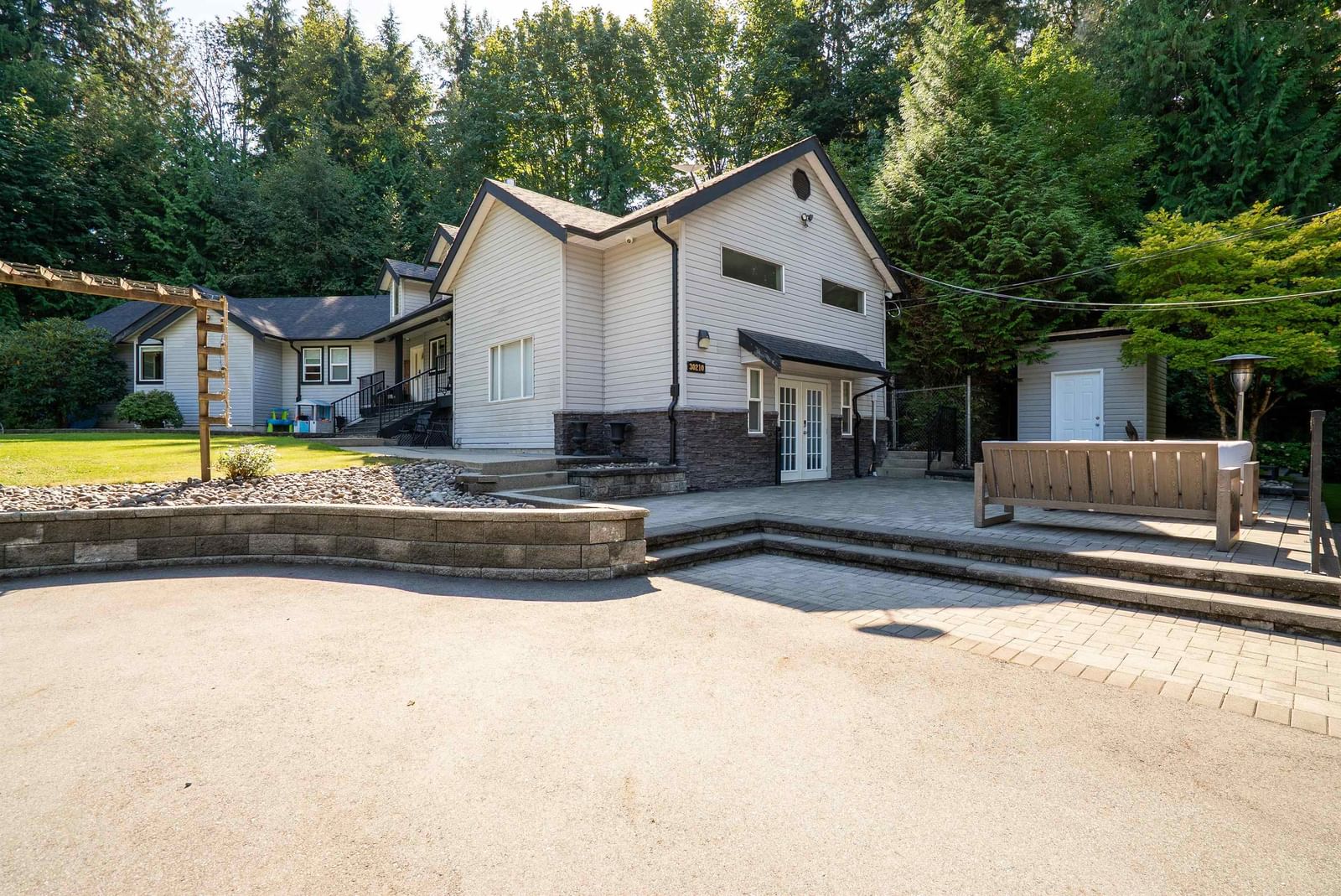 Listing Image 11