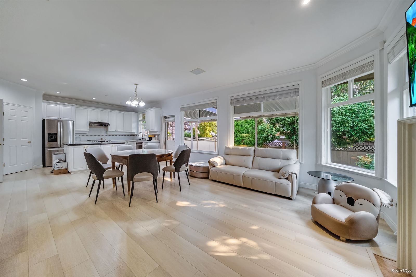 Listing Image 11