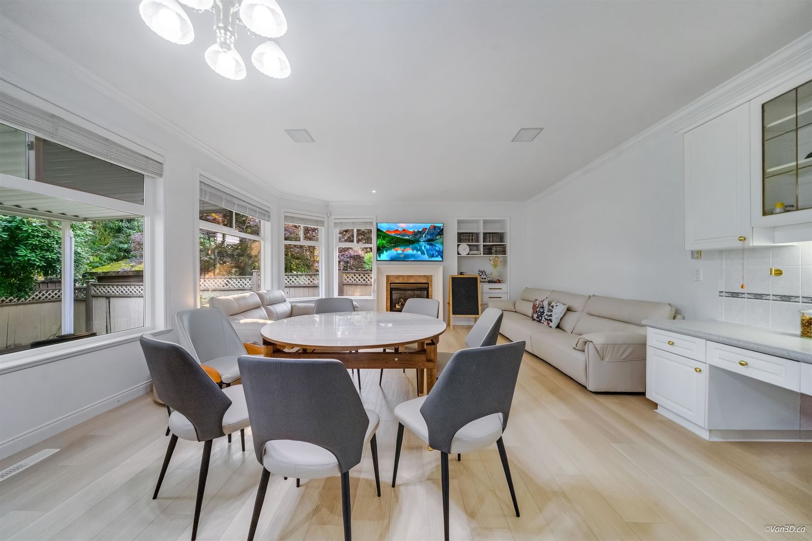 Listing Image 9