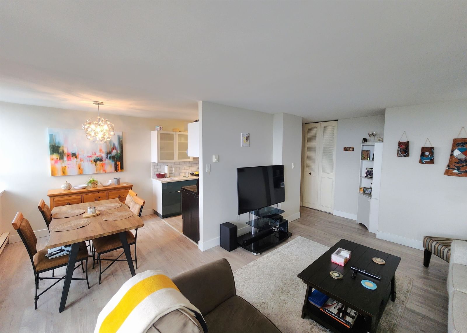 Listing Image 5