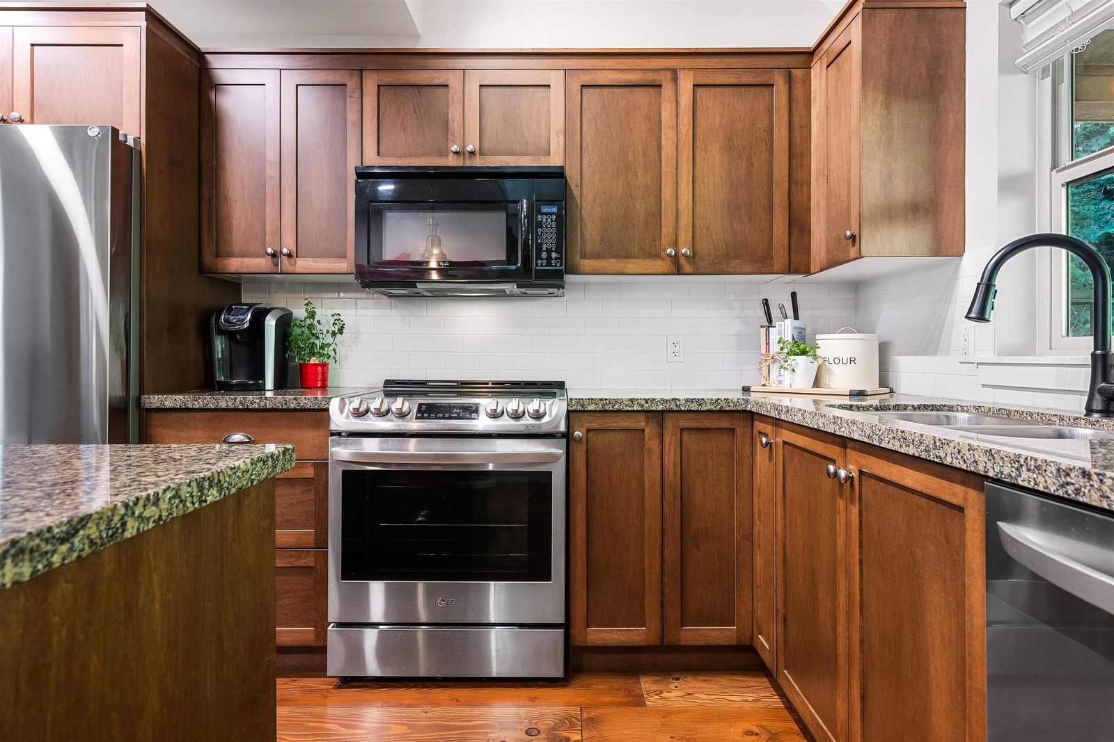 Listing Image 13