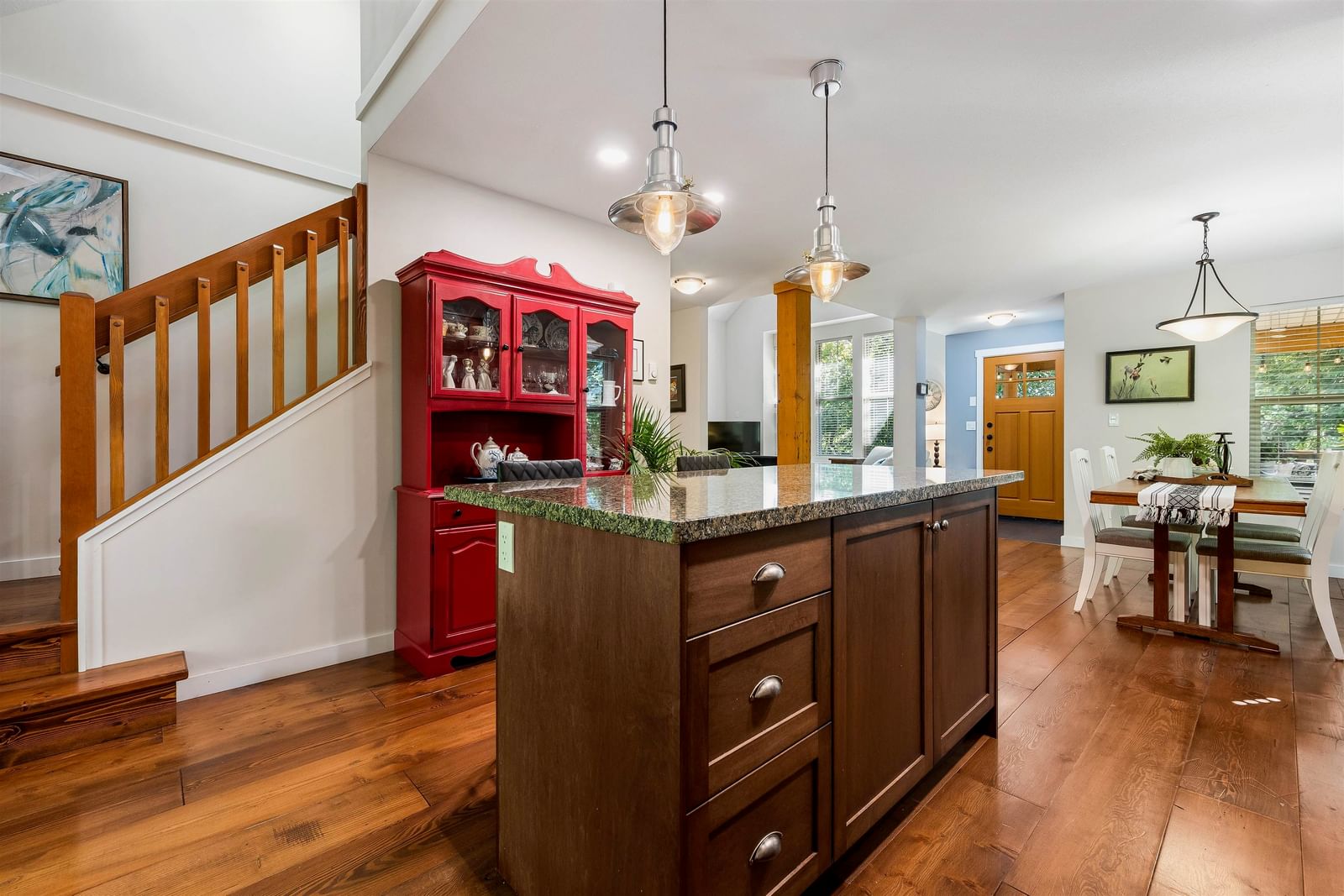 Listing Image 15