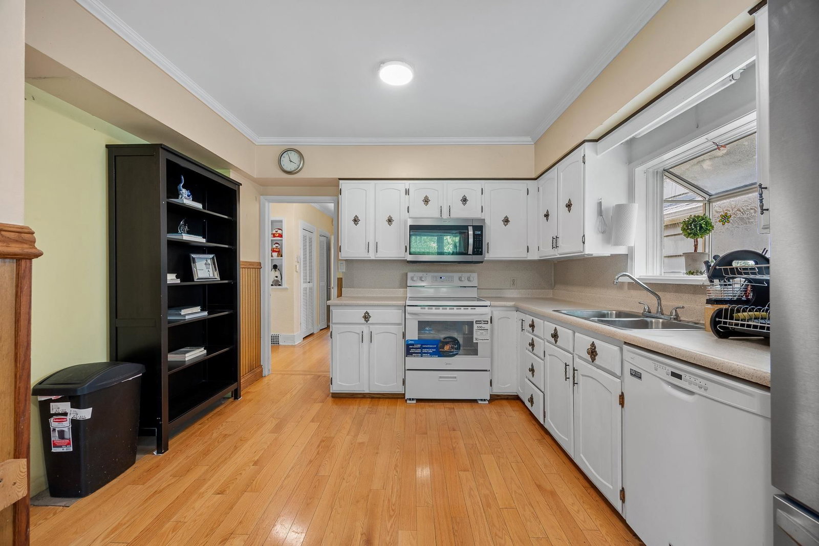 Listing Image 7
