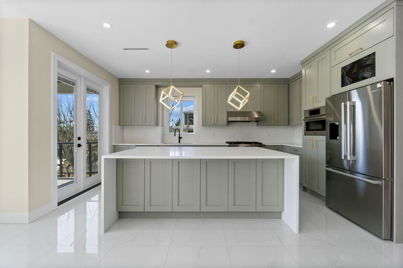 6388 Grant Street, Burnaby, V5B 2K6 | Image 2