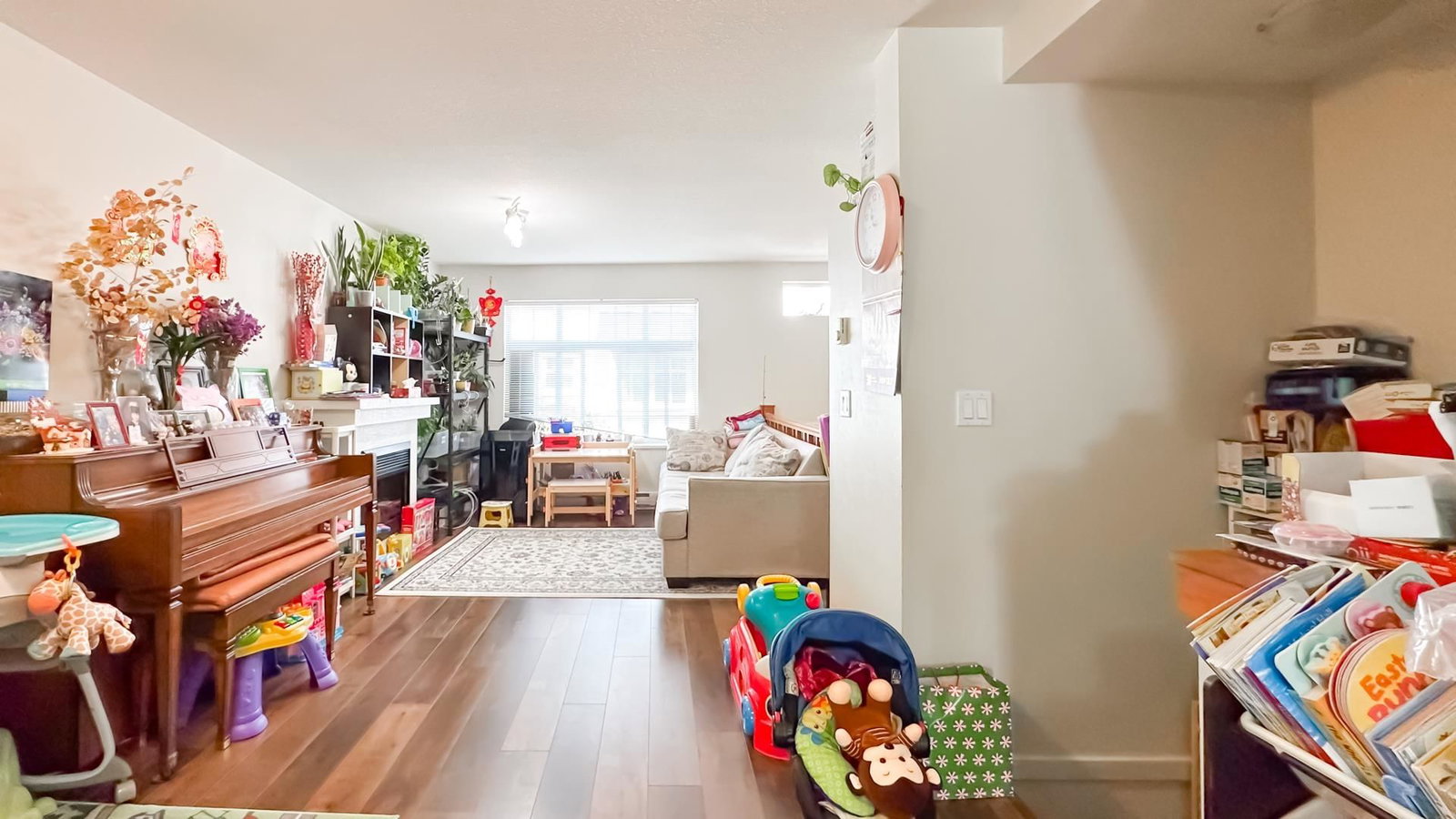 Listing Image 11
