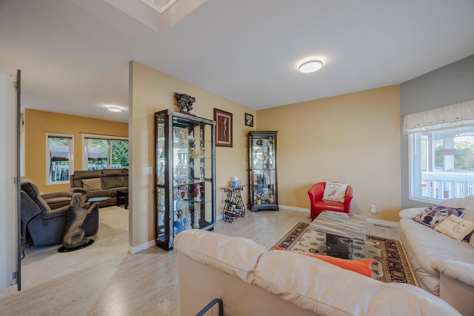 Listing Image 11